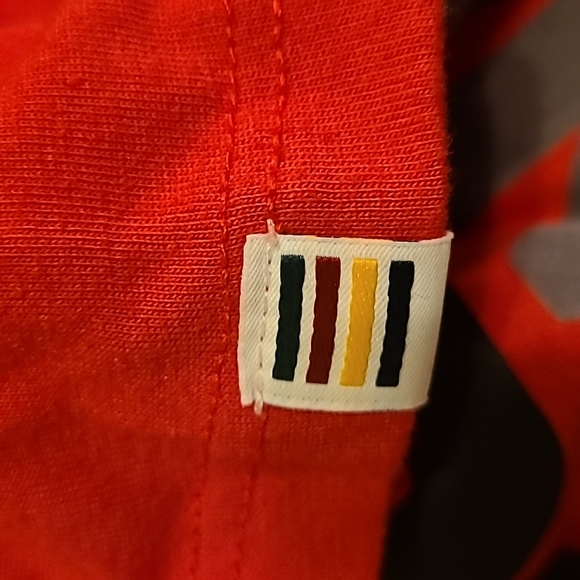 Hudson's Bay red "Canada" onesie/bodysuit - Picture 4 of 5